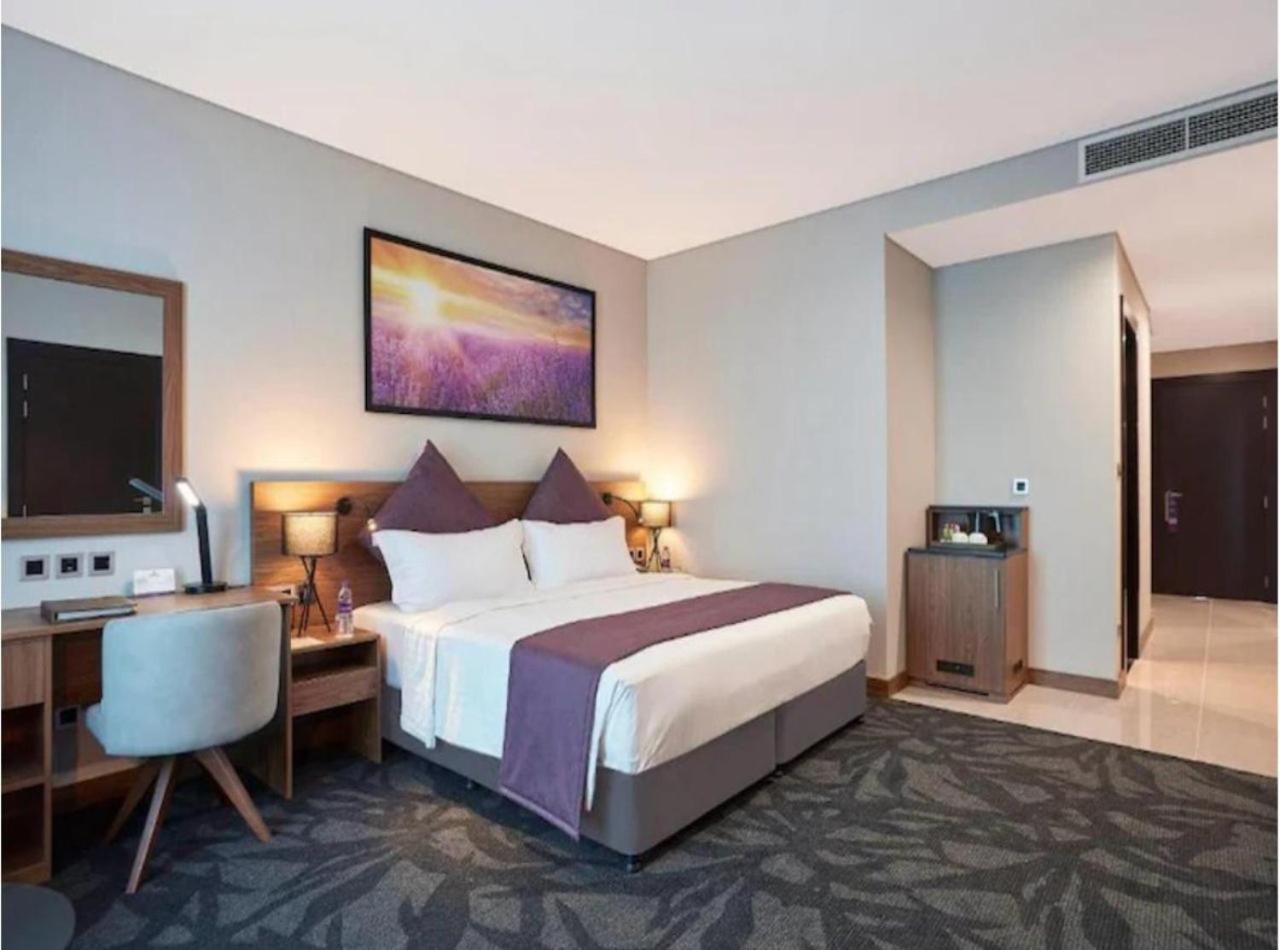 The Seven Near Igi Airport Delhi Hotel