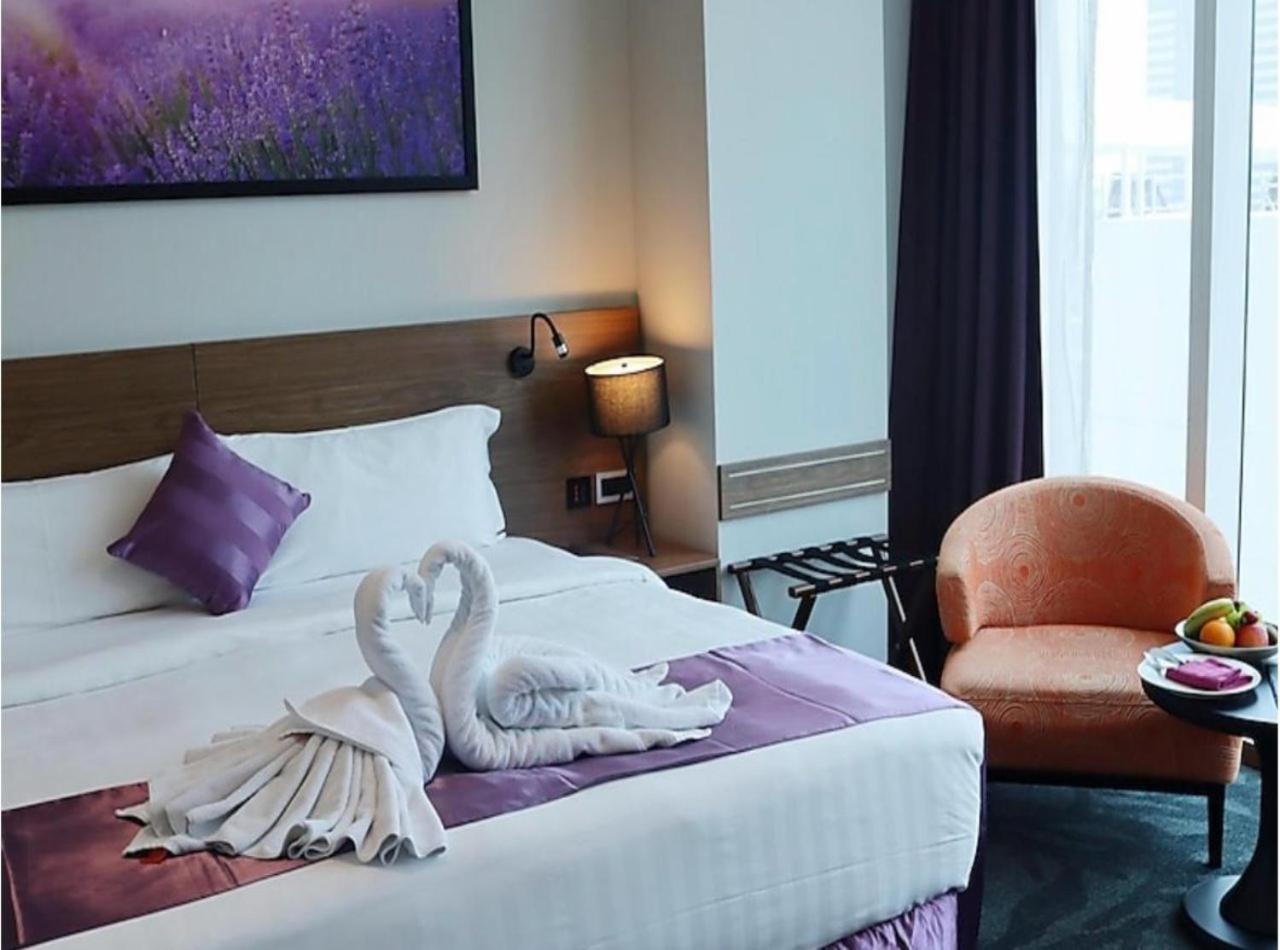 Hotel The Seven Near Igi Airport Delhi